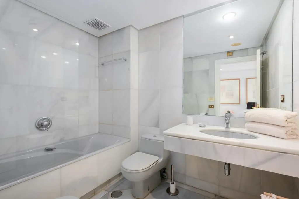 Salles de bain - Duplex Penthouse with Sea Views in Puerto Banús