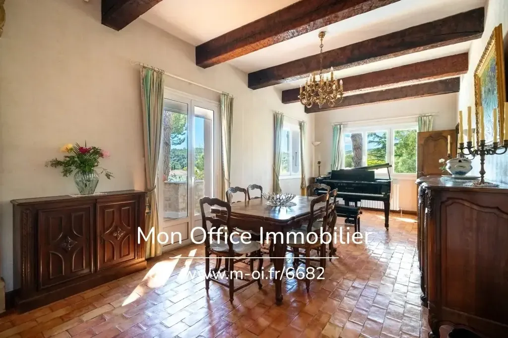 Söögituba - Charming Villa with Pool on Rove Heights