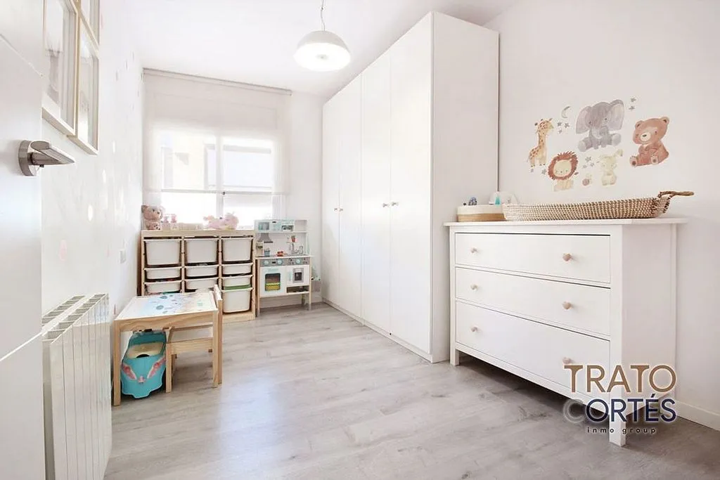 Chambres - Apartment with Balcony in Gavà Centre