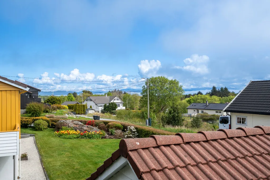 Giardino - Quiet Villa with Garden in Langevåg