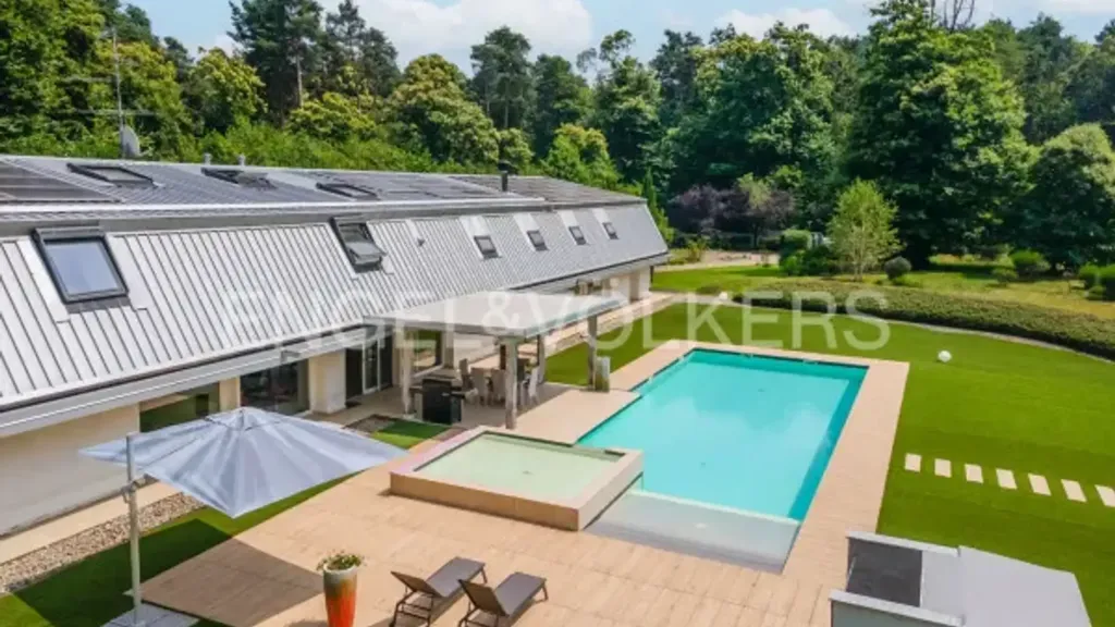 Õhuvaade - Converted Industrial Villa with Pool in Borgo Ticino