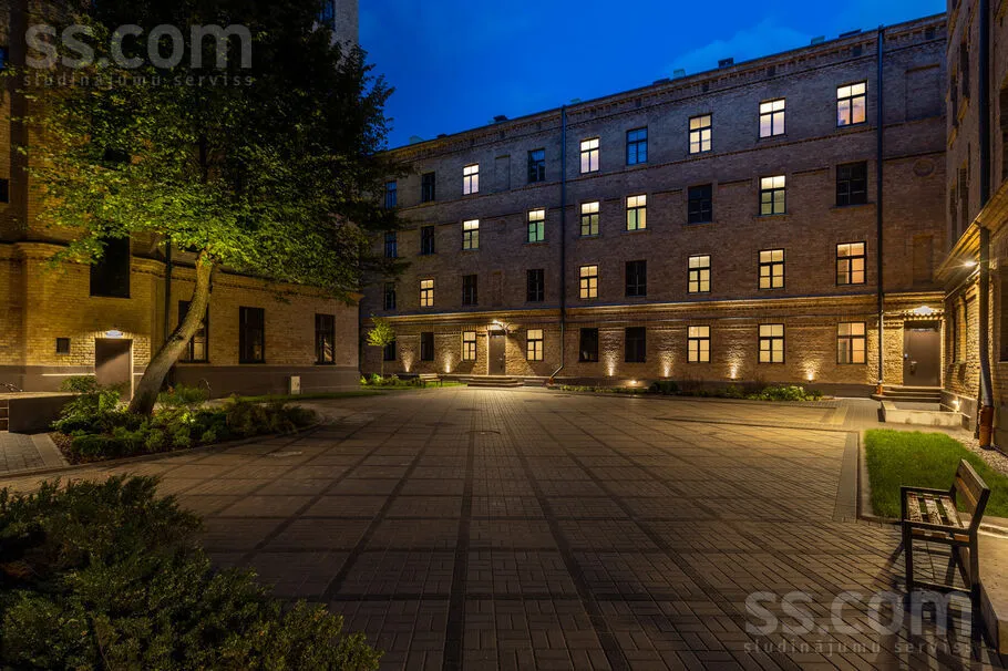 Jardin - Renovated Apartment with Garden in Riga Centre