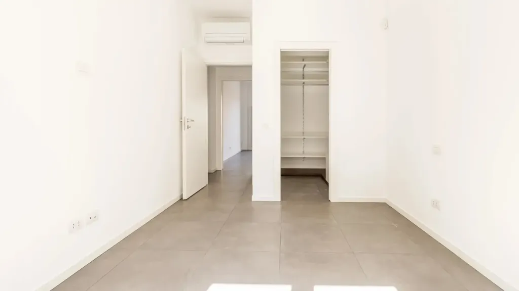 hallway_entrance