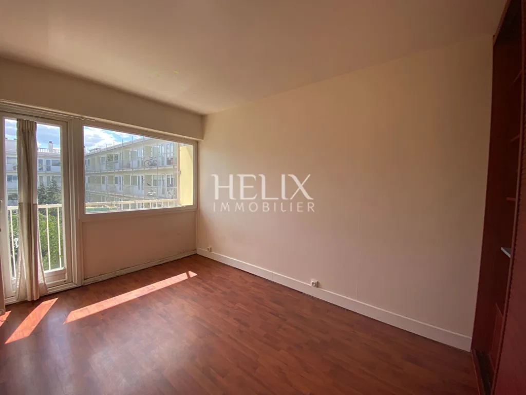 Magamistoad - 3-Bed Flat with Balcony in Le Pecq Centre