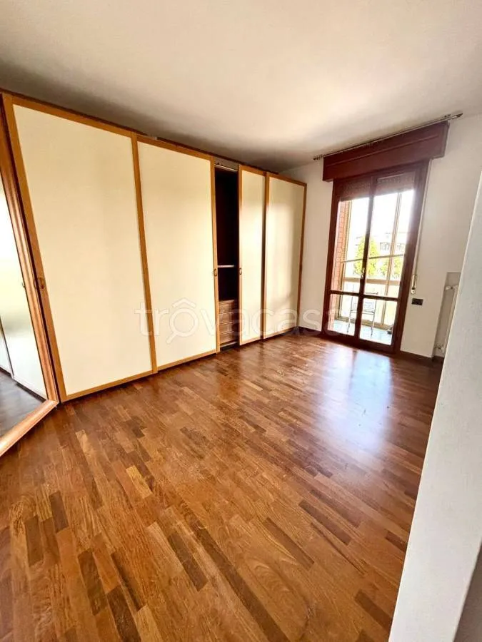 Magamistoad - Spacious Apartment with Balcony in Modena