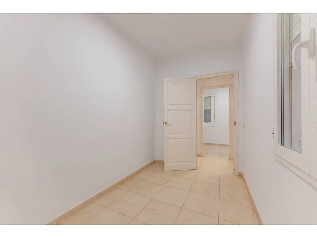 Esik - Duplex with Balcony in Eixample Sud, Girona
