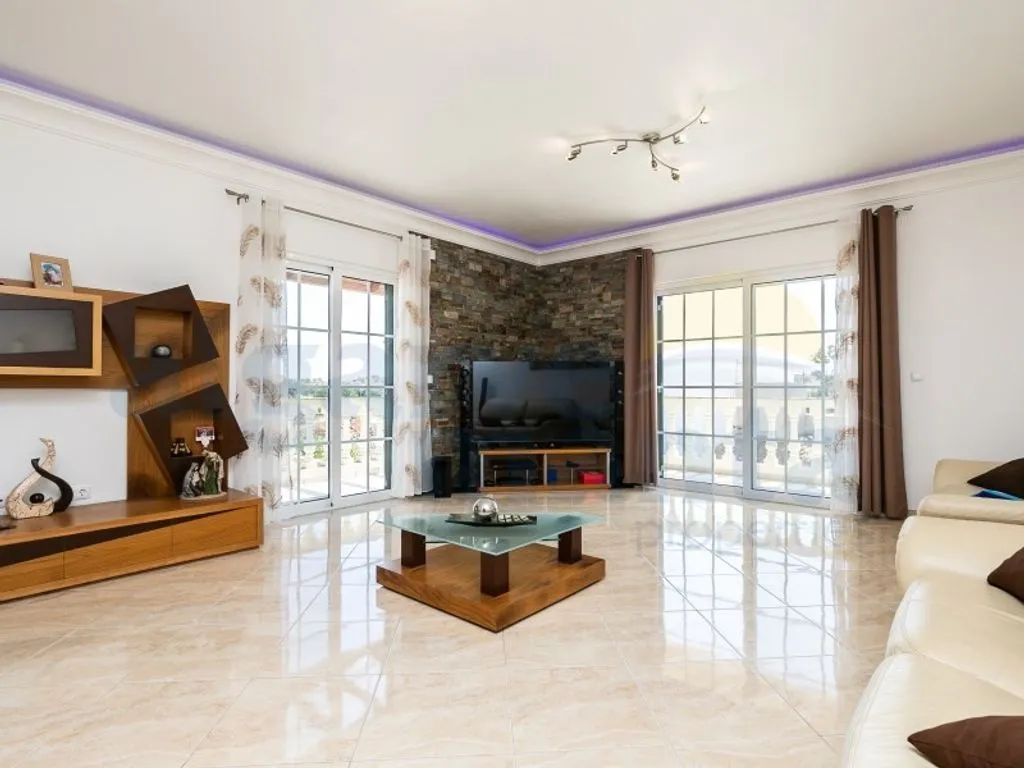 Elutuba - Detached Villa with Pool near Golf Courses, Junqueira