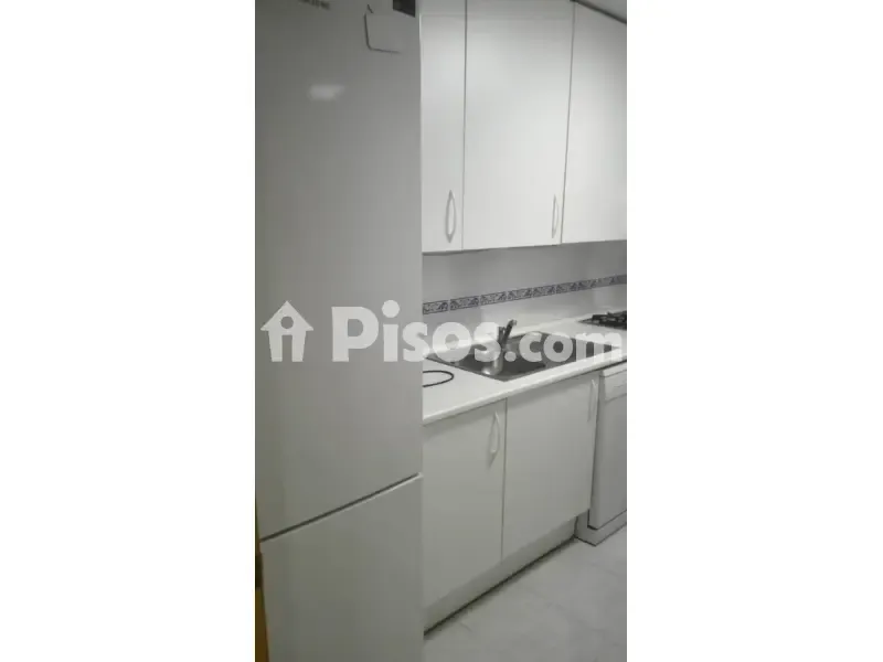 Köök - Semi-furnished Flat with Balcony in Orcasitas