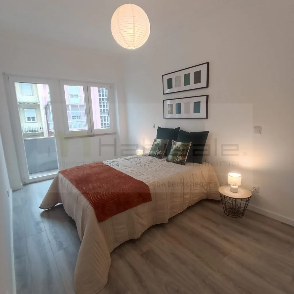 Magamistoad - Refurbished 3-Bedroom Apartment with Balcony in Lisbon