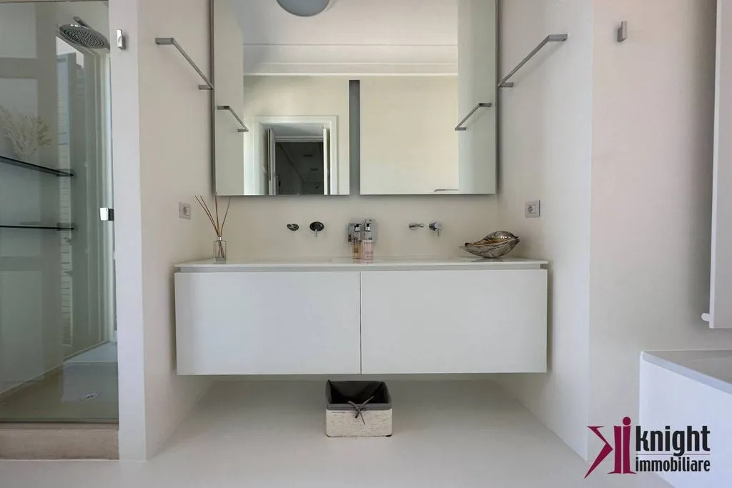 Salles de bain - Luxury Apartment with Panoramic View in Pozzuoli