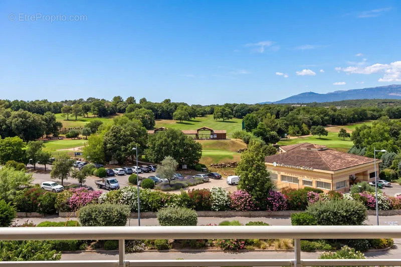 Balcon - Appartement 3 Pièces avec Vue Golf et Terrasse à Biot
