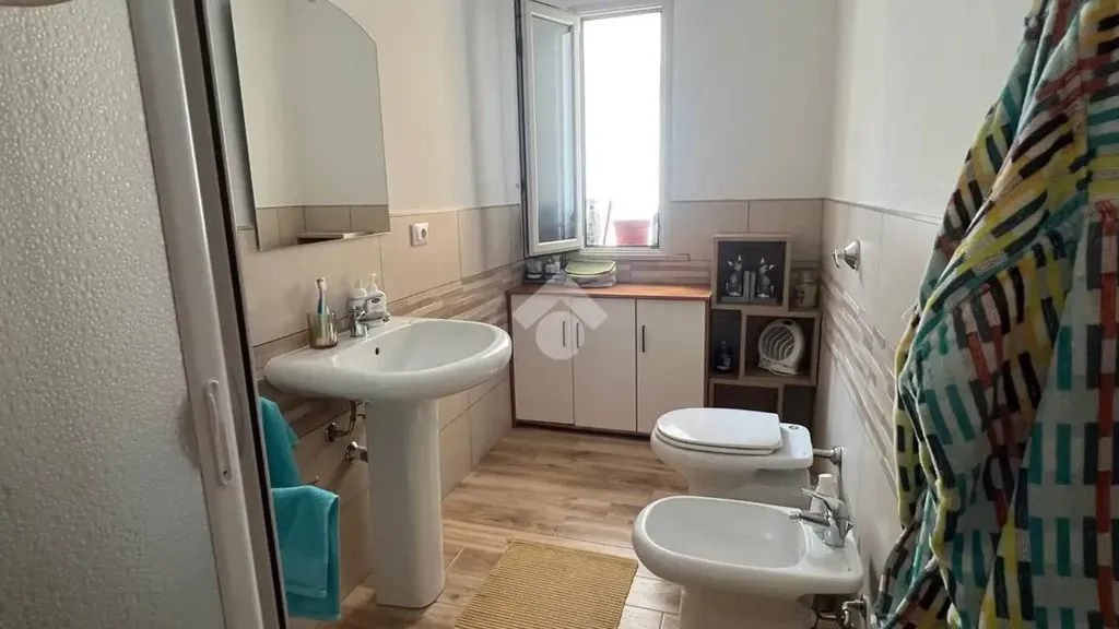 Salles de bain - Modernised Apartment with Balcony in Palermo