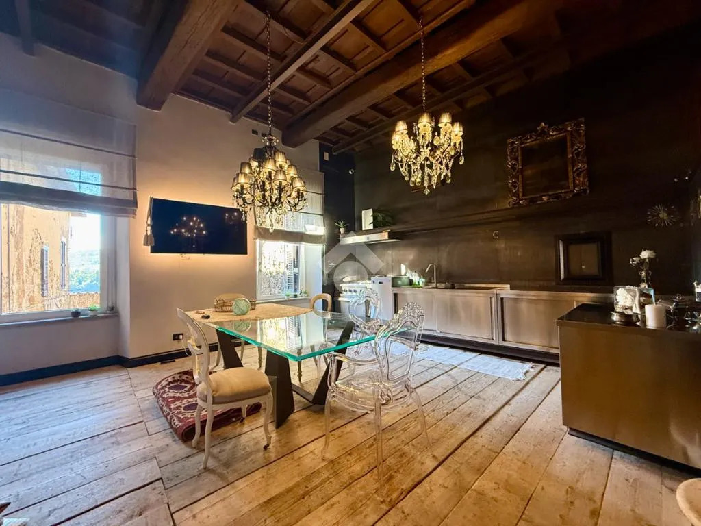 Söögituba - Charming 5-Bedroom Apartment in Orte