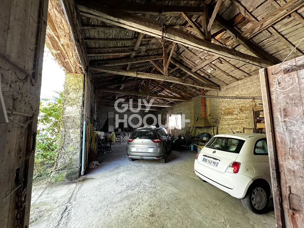 Garage - Corps de Ferme avec Parc à Feurs