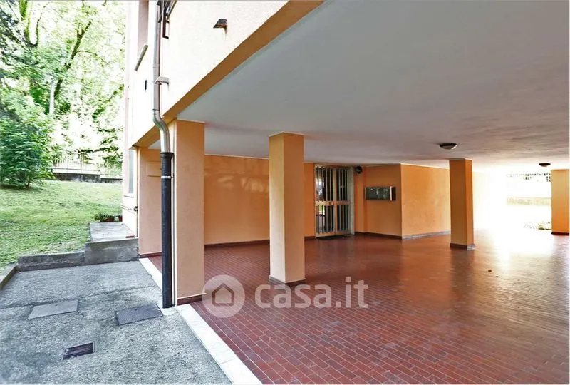 Garage - Monolocale con balcone nel centro di Castellanza