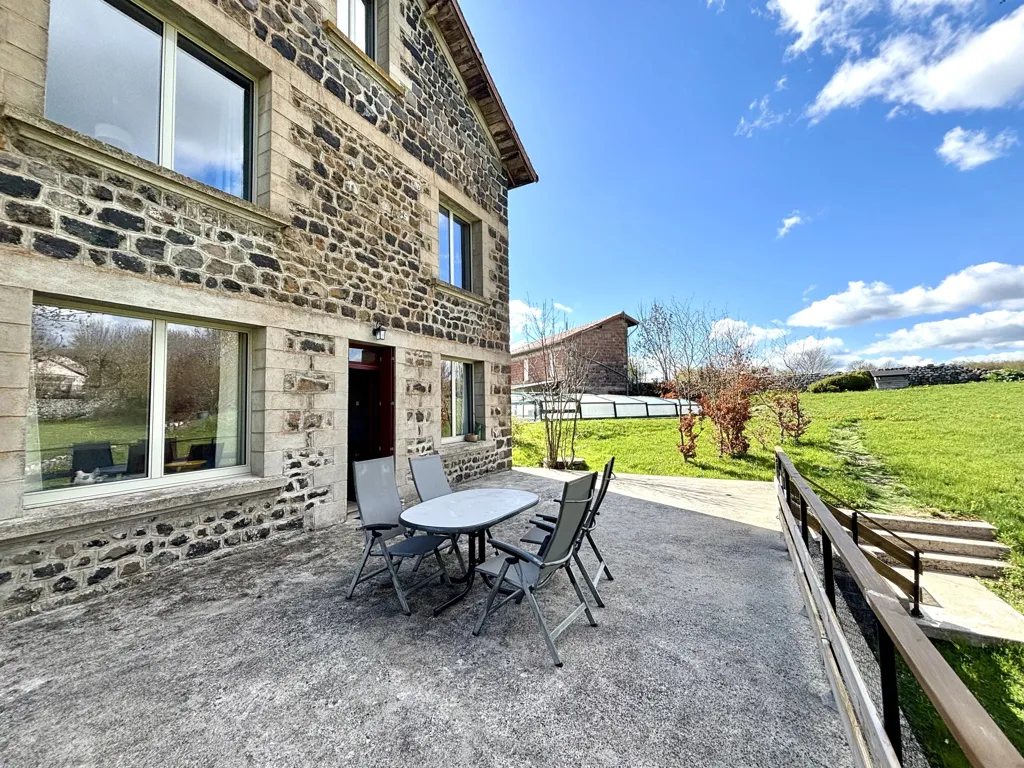 Terrass - Holiday Cottages with Pool in Haute-Loire