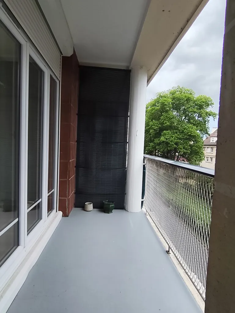 Balcone - City Centre Apartment with Balcony in Beauvais