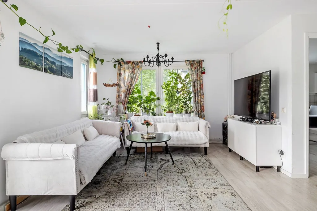 Elutuba - Apartment with Balcony in Stenhagen, Uppsala