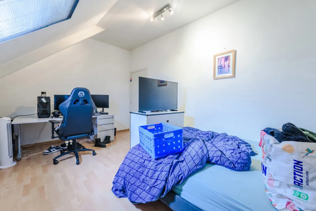 Magamistoad - Spacious House on Corner Plot near Dutch Border