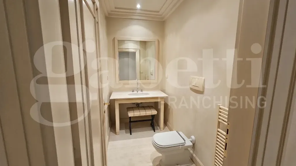 Salles de bain - Classical Villa with Garden in Brescia