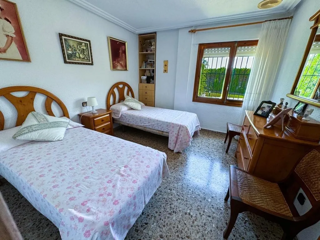 Magamistoad - Luxury Detached House with Pool in Perleta