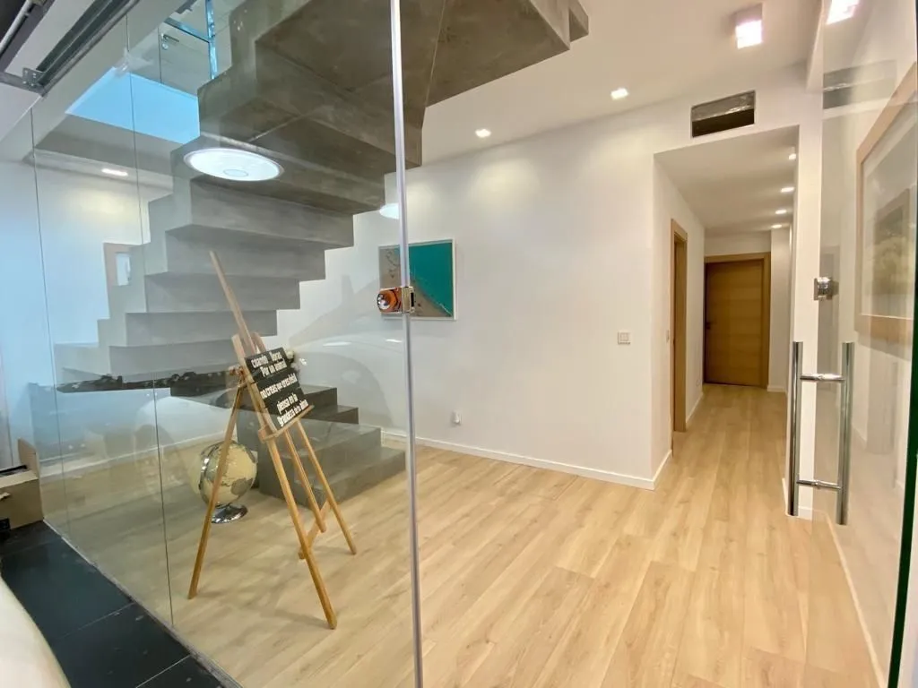 hallway_entrance