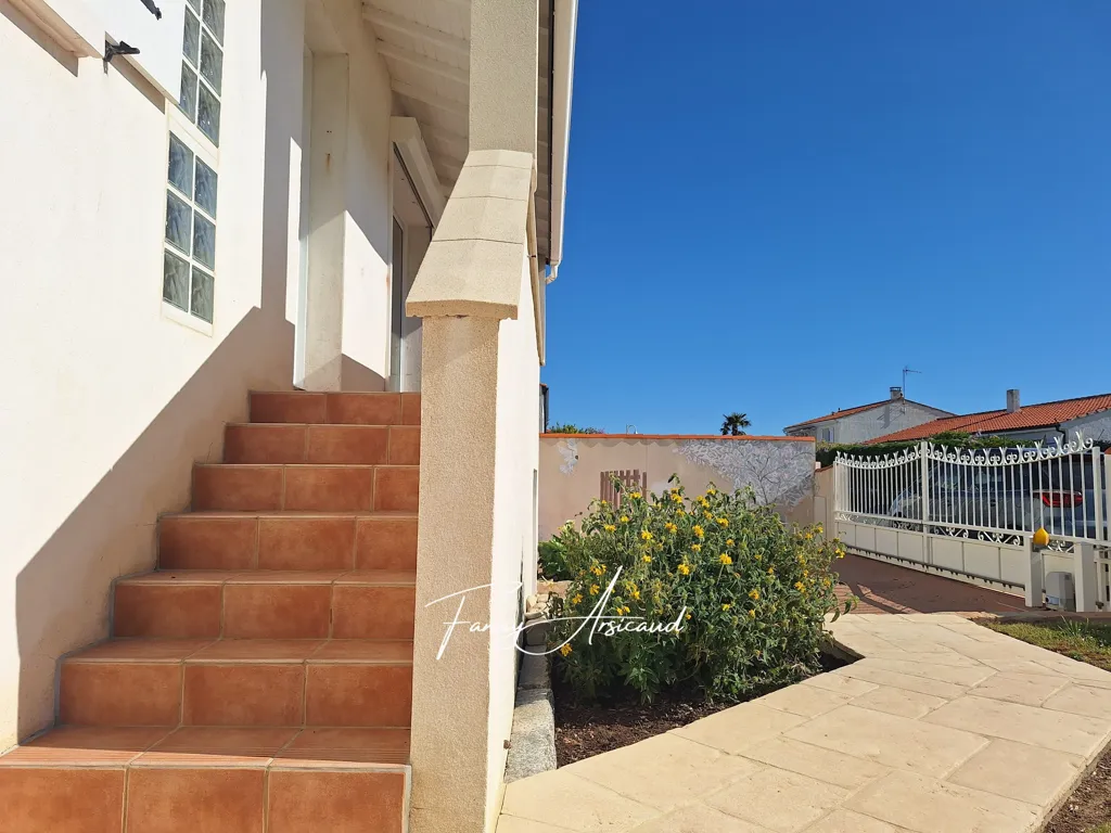 Pièces - Maison avec Vue Mer et Piscine à Esnandes