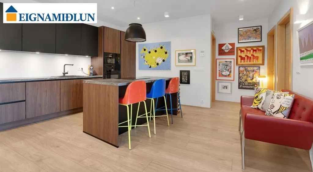 Cucina - Apartment with Balcony in Hlíðarfótur