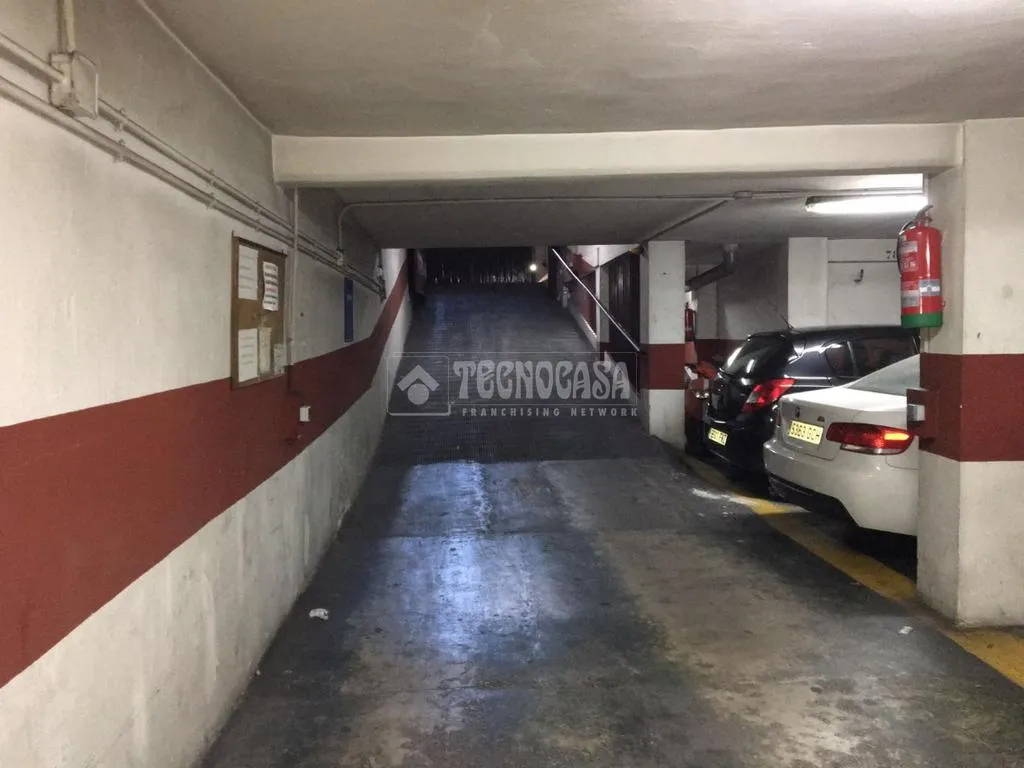 Garage - Apartment with Balcony in Aiora