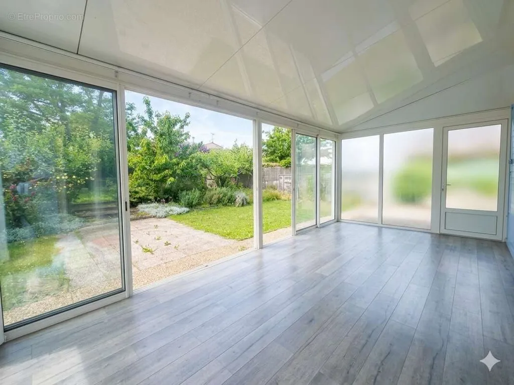 Terrass - Luxury Villa with Garden in Nans-les-Pins