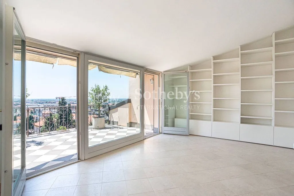 Terrass - Detached House with Green Views in Bergamo
