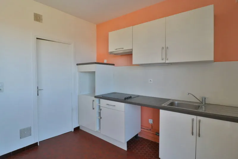 Cuisine - Appartement avec Balcon au Centre de Troyes