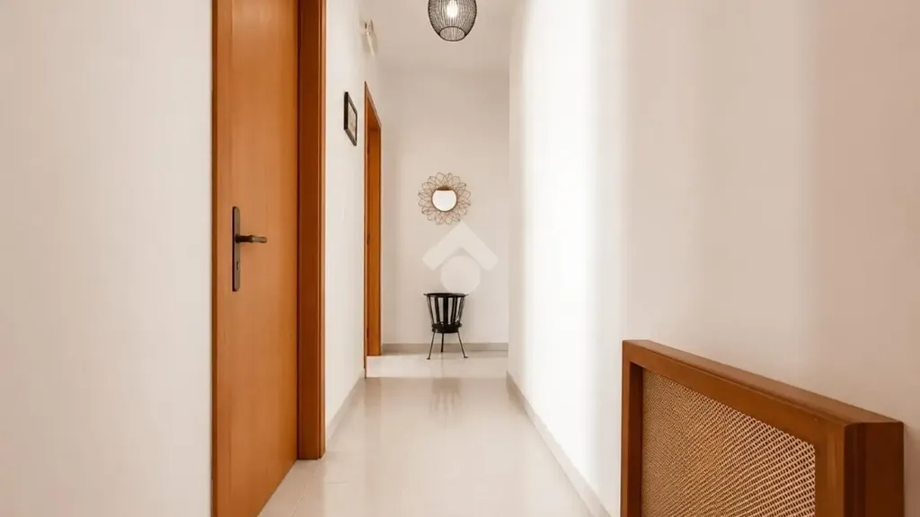 Ingresso - 4-Bedroom Apartment with Balcony in San Severo