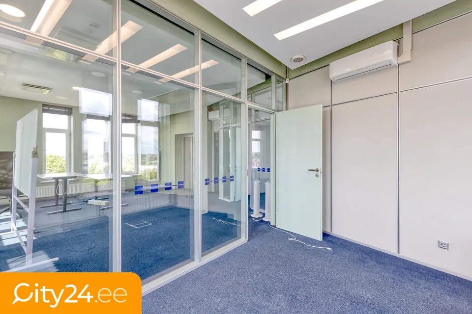 Studio - Office Building with Modern Lifts in Teika