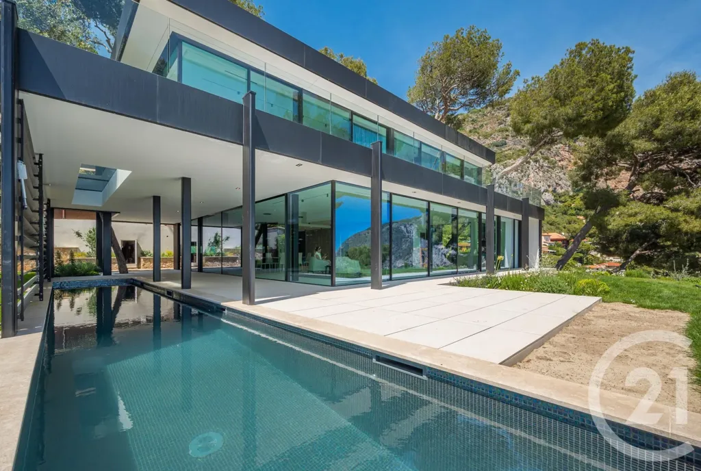 Piscine - Villa Contemporaine avec Vue Mer à Èze