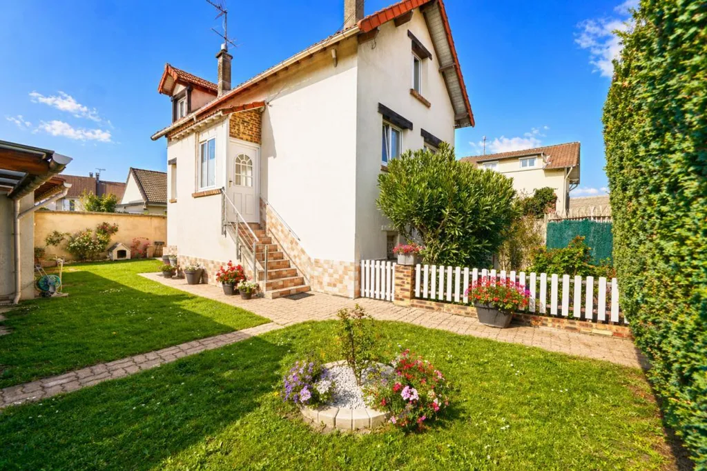 Aed - Individual House with Garden in Deuil-la-Barre