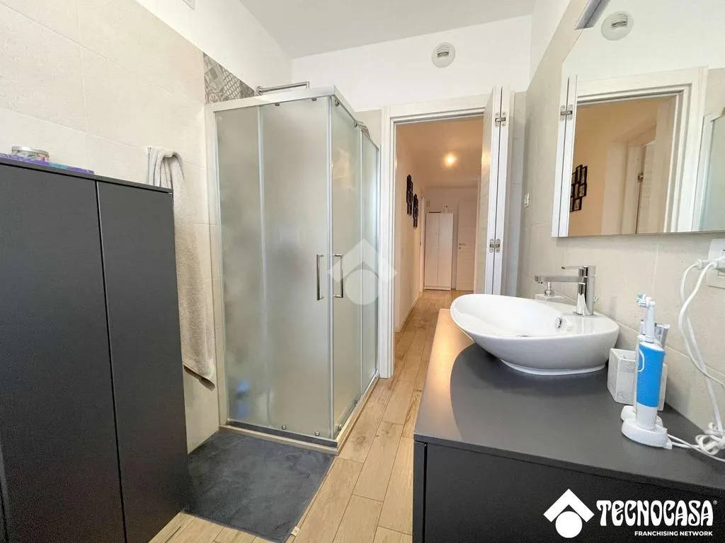 Vannitoad - Modern Triplex with Terrace in Cornaredo