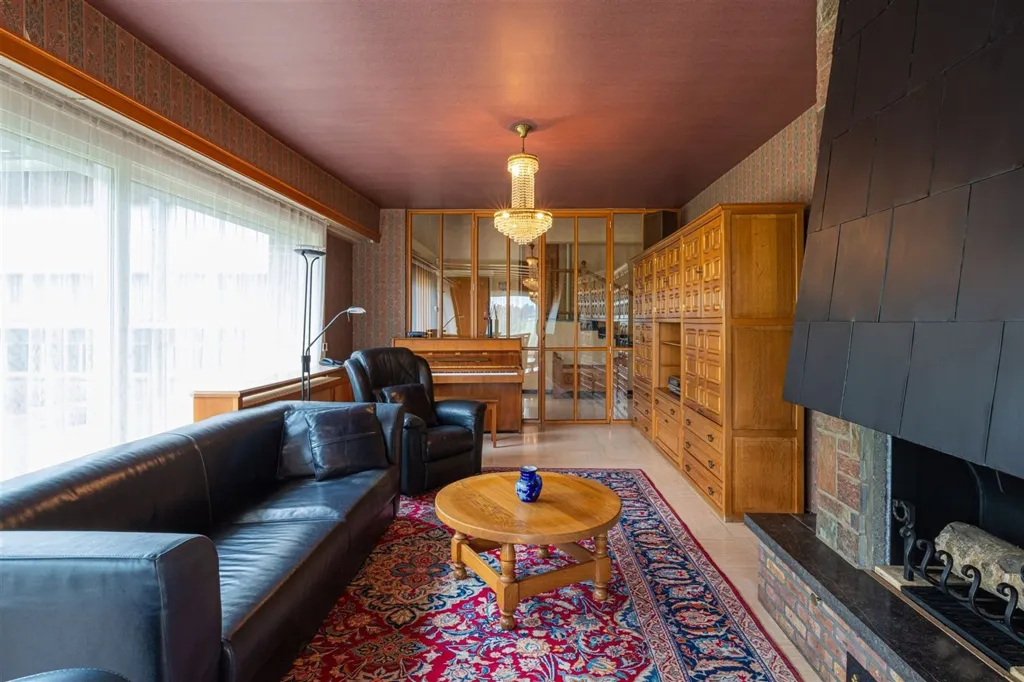 Séjour - Maison Pleine de Caractère avec Grand Garage à Herne
