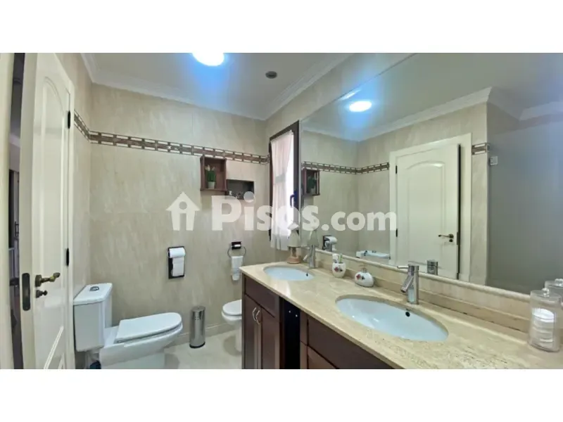 Salles de bain - Luxury Chalet with Pool in Alicante Golf