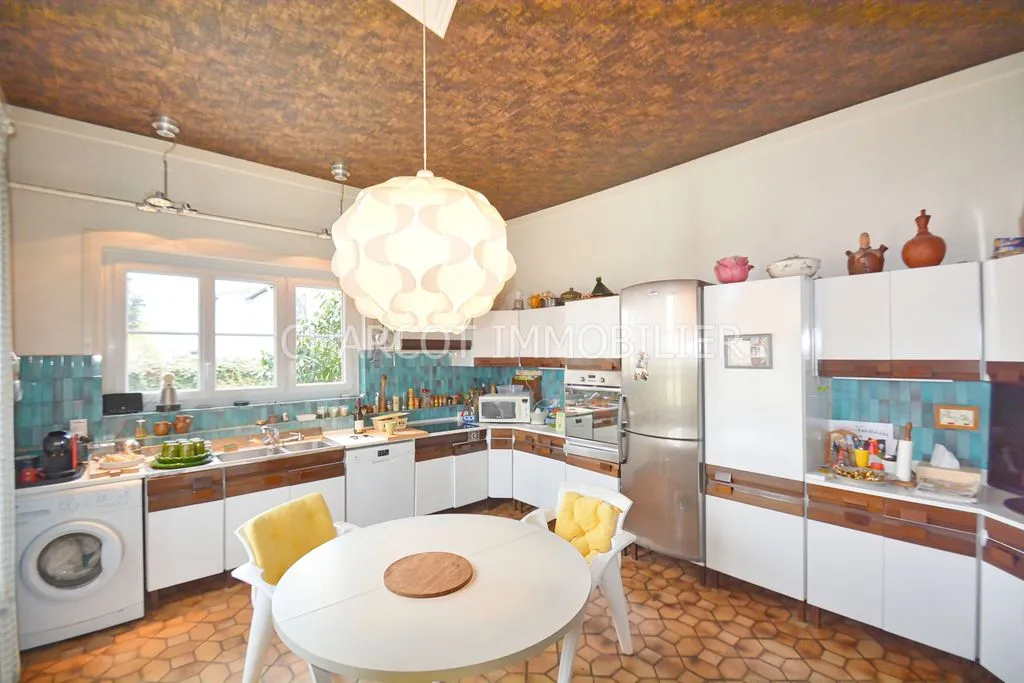 Cucina - Luxury House with Pool in Lyon