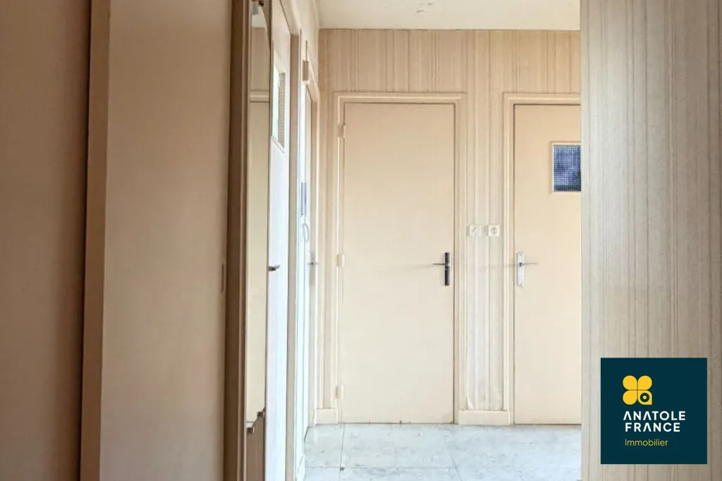 Esik - Bright 2-Bed Flat with Balcony in Villers-lès-Nancy