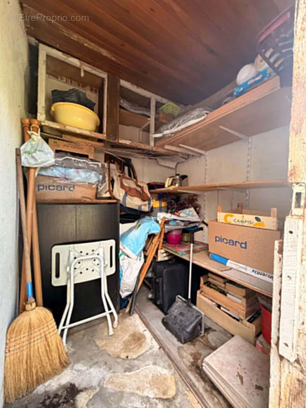 Utility Room - Studio in Green Setting near Clamart Wood