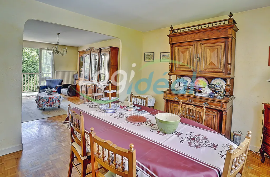 Dining Room - House with Garden in Lyon Suburb