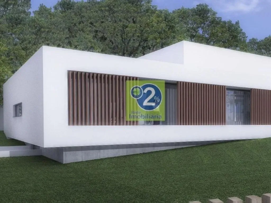 Luxury House with Pool in Charneca de Caparica