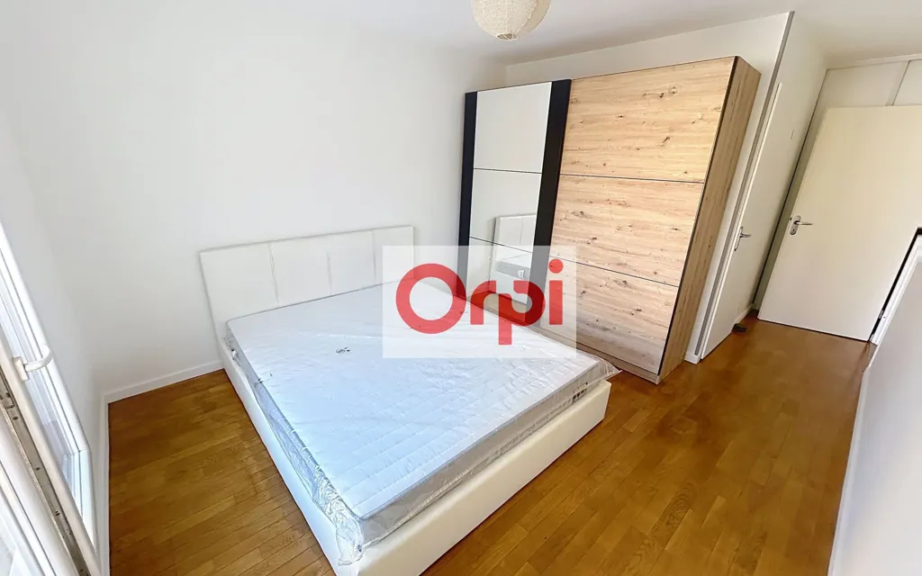 Bedrooms - Meubled 2-Bedroom Flat with Balcony in Châtillon