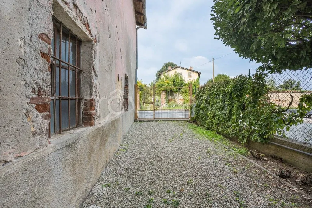 Jardin - Colonial House with Balcony in Centallo