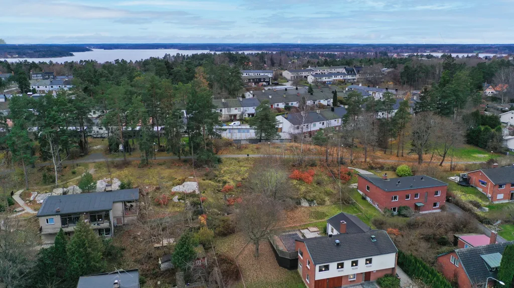 Vue aérienne - Plot with Scenic View in Hässelby Södra Villastad