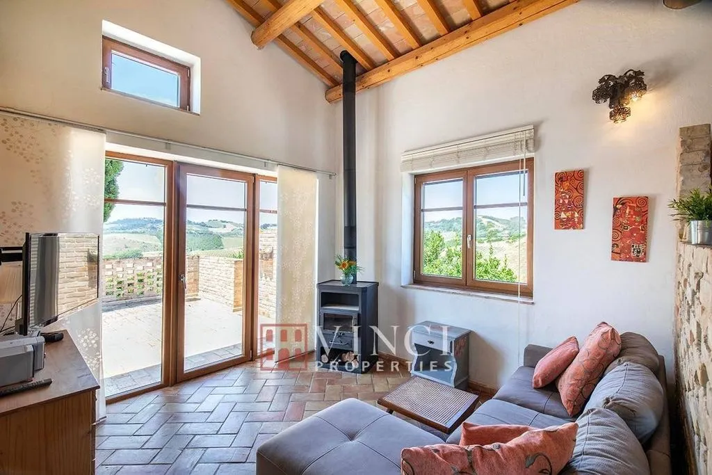 Elutuba - Rustic Casale with Pool in Montefiore dell'Aso