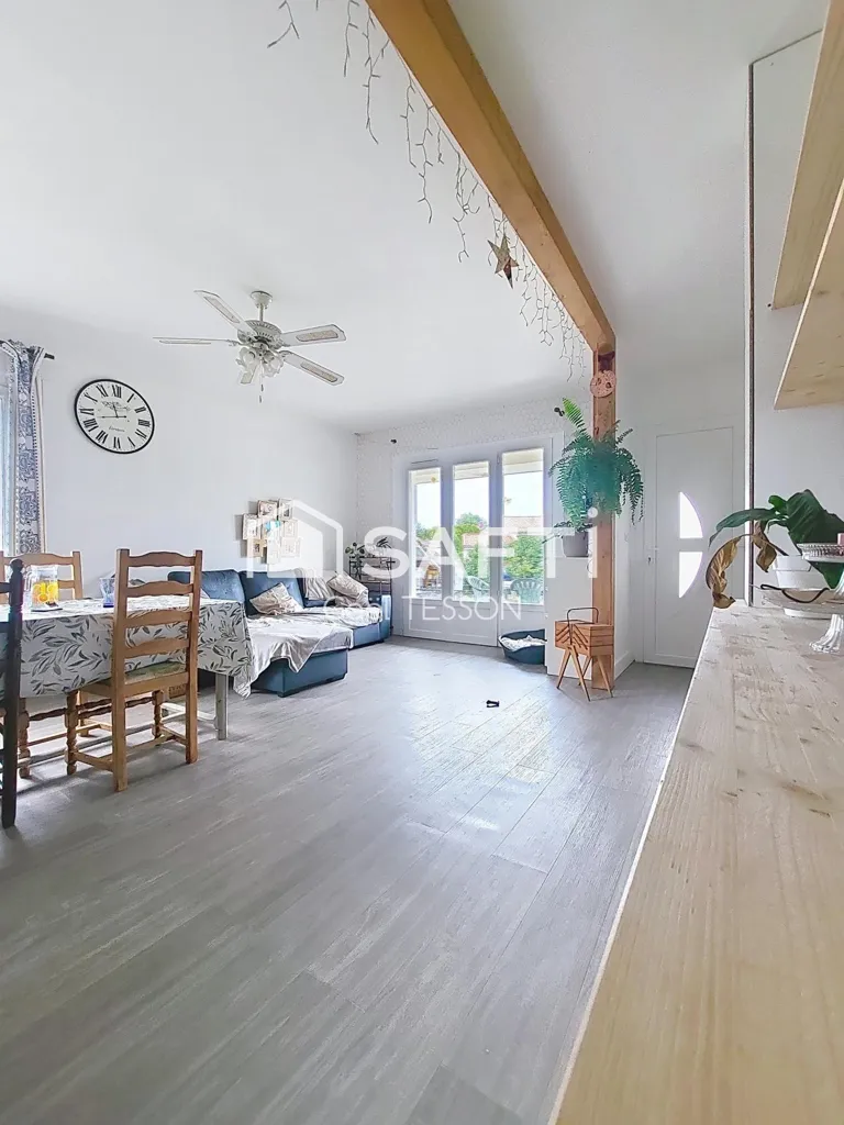 Séjour - Maison avec Jardin et Terrasse à Vélines