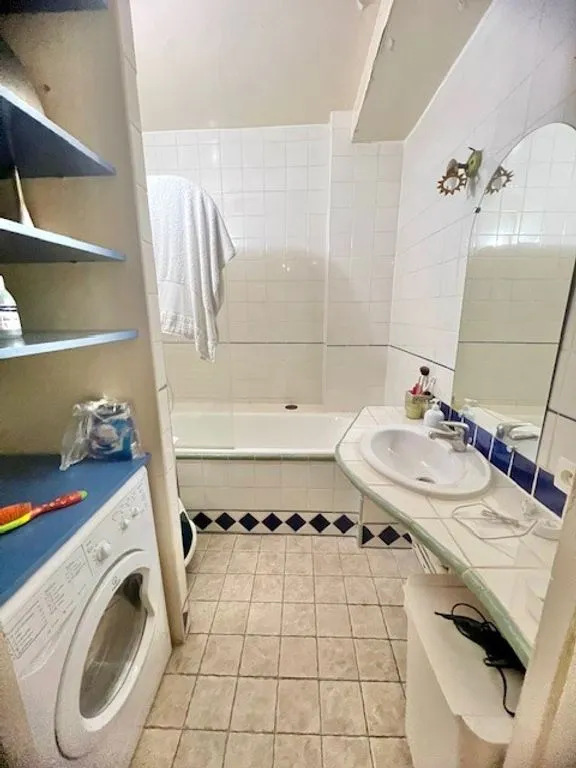 Salles de bain - Appartement de Luxe avec Double Exposition à Paris